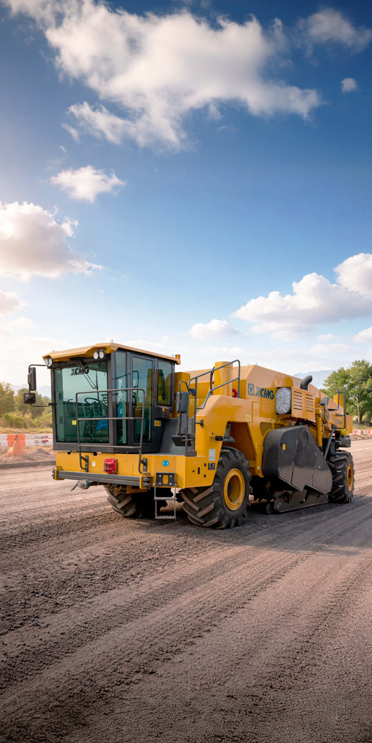 Equipamento XCMG em aplicação de pavimentação